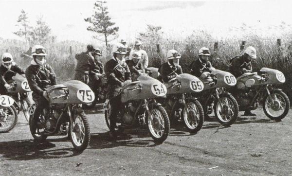 Team Yamaha - Mont Asama 1957